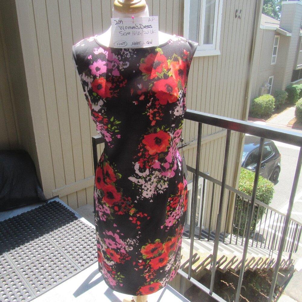 #209  NEW WOMEN'S FLORAL DRESS BY ADRIANNA PAPELL  (SIZE 16US / 20UK)